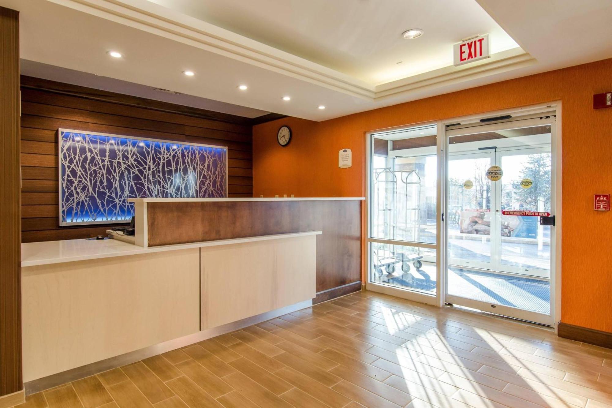 Fairfield Inn And Suites By Marriott Potomac Mills Woodbridge Exterior photo