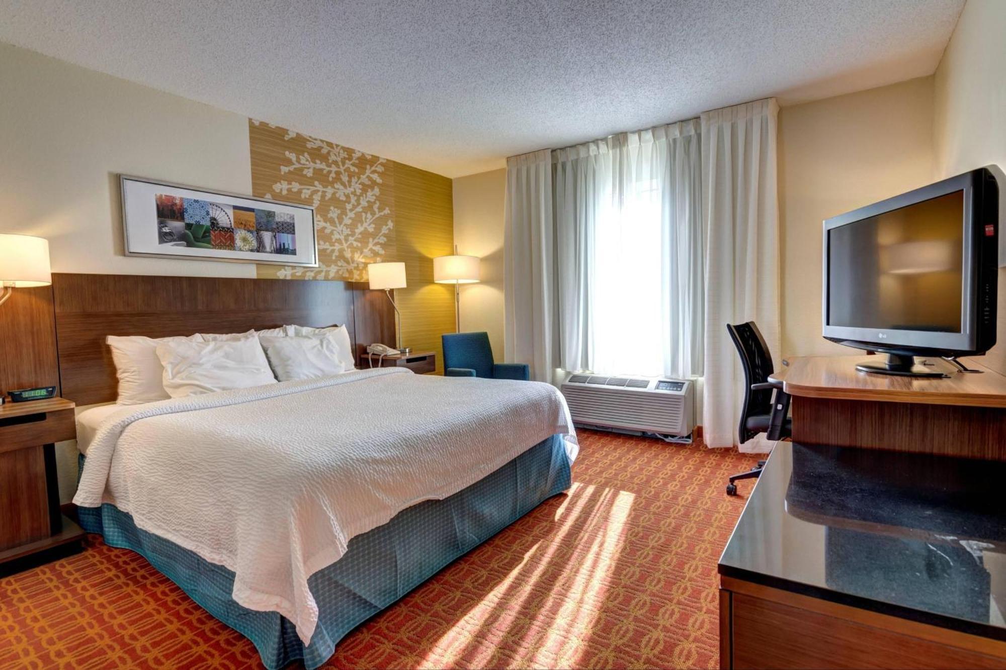 Fairfield Inn And Suites By Marriott Potomac Mills Woodbridge Exterior photo