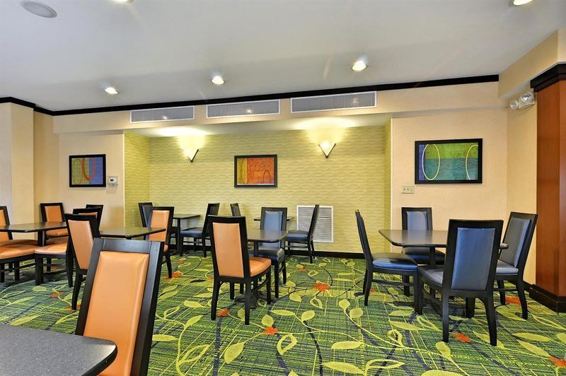 Fairfield Inn And Suites By Marriott Potomac Mills Woodbridge Exterior photo