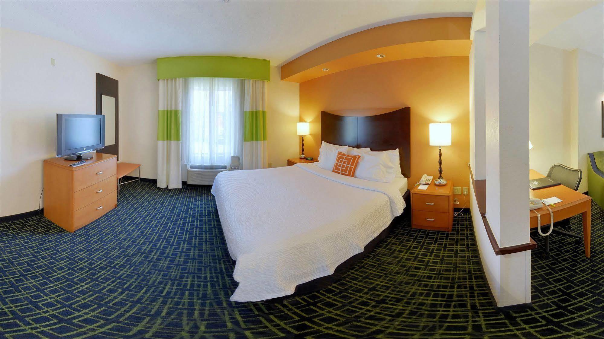 Fairfield Inn And Suites By Marriott Potomac Mills Woodbridge Exterior photo