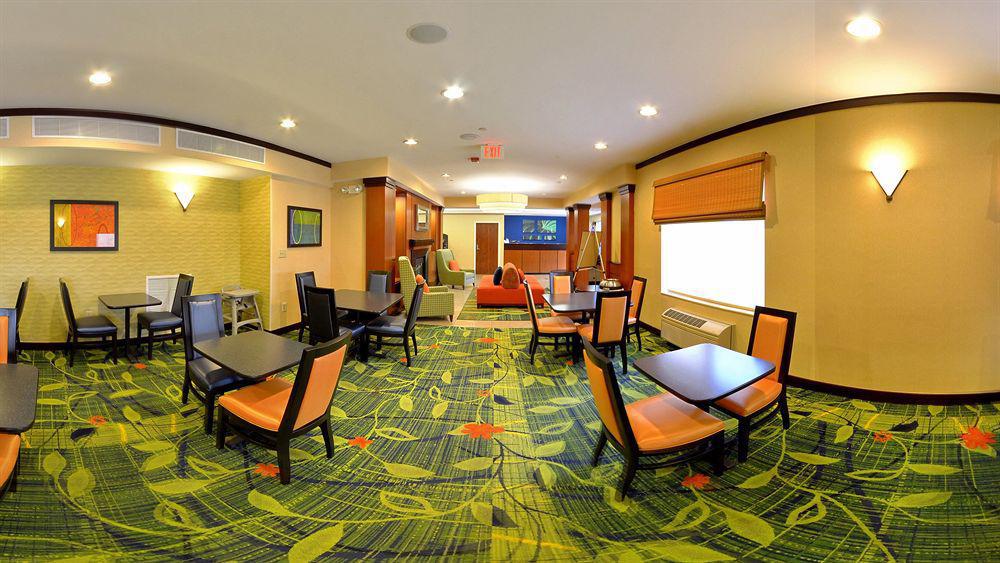Fairfield Inn And Suites By Marriott Potomac Mills Woodbridge Exterior photo
