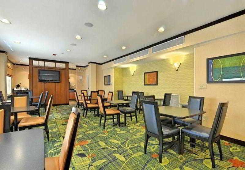 Fairfield Inn And Suites By Marriott Potomac Mills Woodbridge Exterior photo