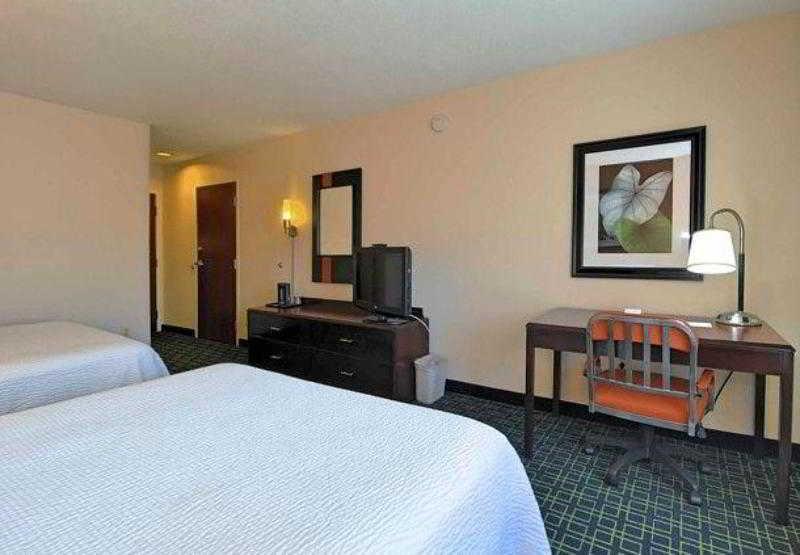 Fairfield Inn And Suites By Marriott Potomac Mills Woodbridge Exterior photo