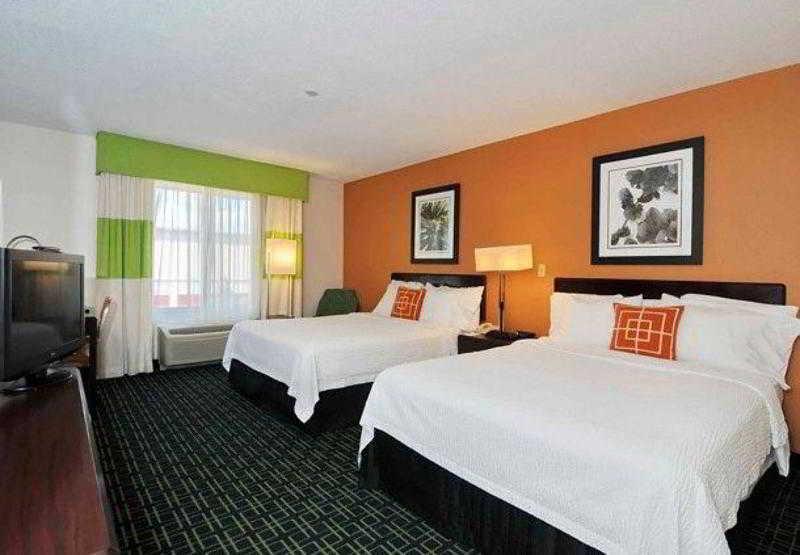 Fairfield Inn And Suites By Marriott Potomac Mills Woodbridge Exterior photo